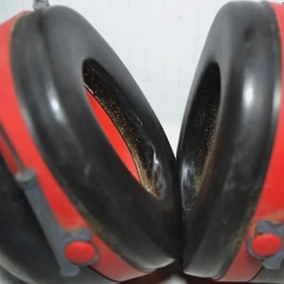 Aero Peltor Hearing Protectors Made In Sweden 29 Dcb Rated Noise Safety - Picture 5 of 6